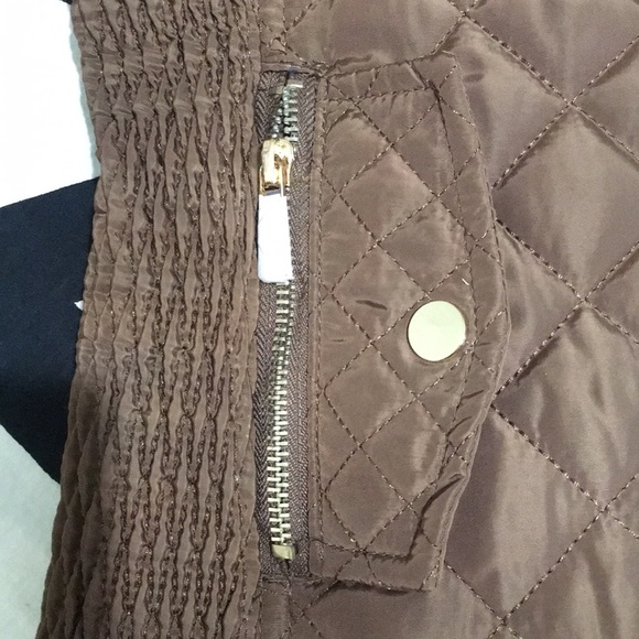 Vest - Picture 2 of 8